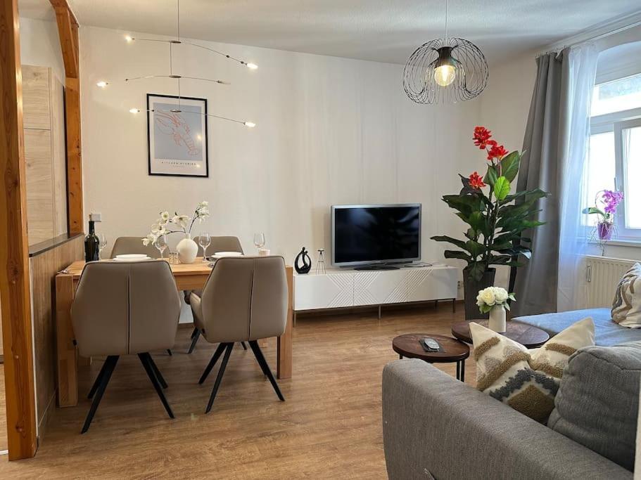 Modern Eingerichtete Wohnung Im Stadtzentrum Zittau Kostenloser Parkplatz Exterior foto
